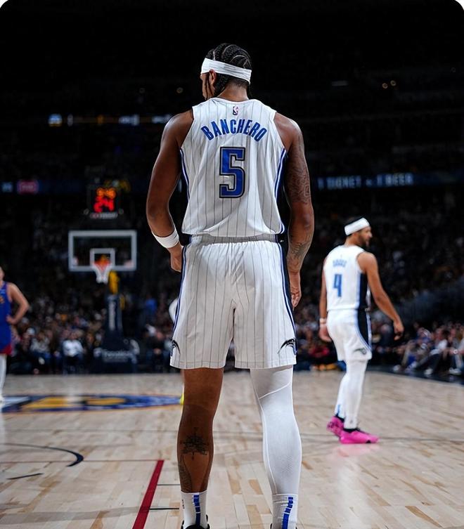 关于凯尔特人主场力克掘金，海沃德季后赛状态回暖的信息